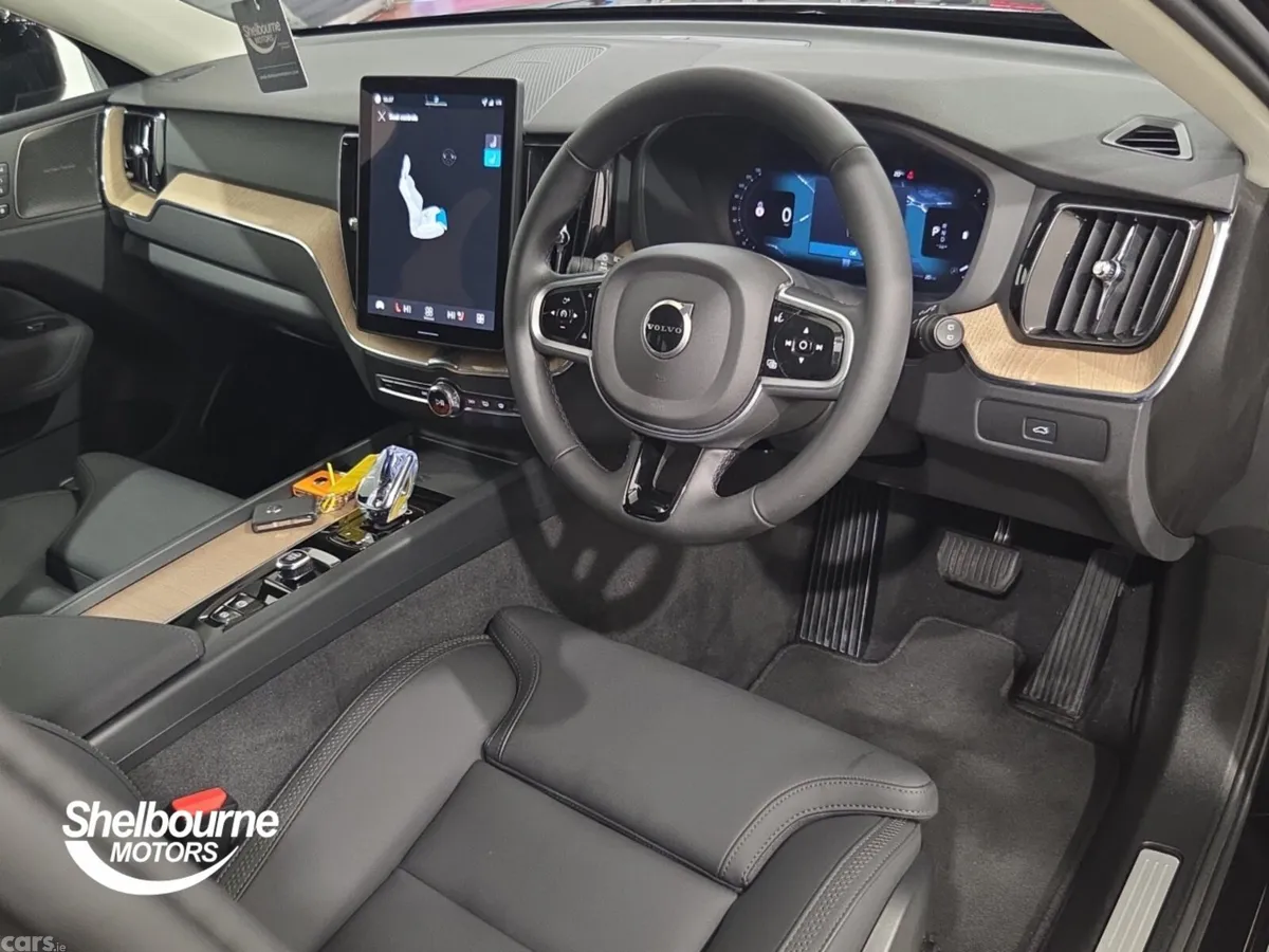 Volvo XC60 Estate, Petrol, 2025, Black
