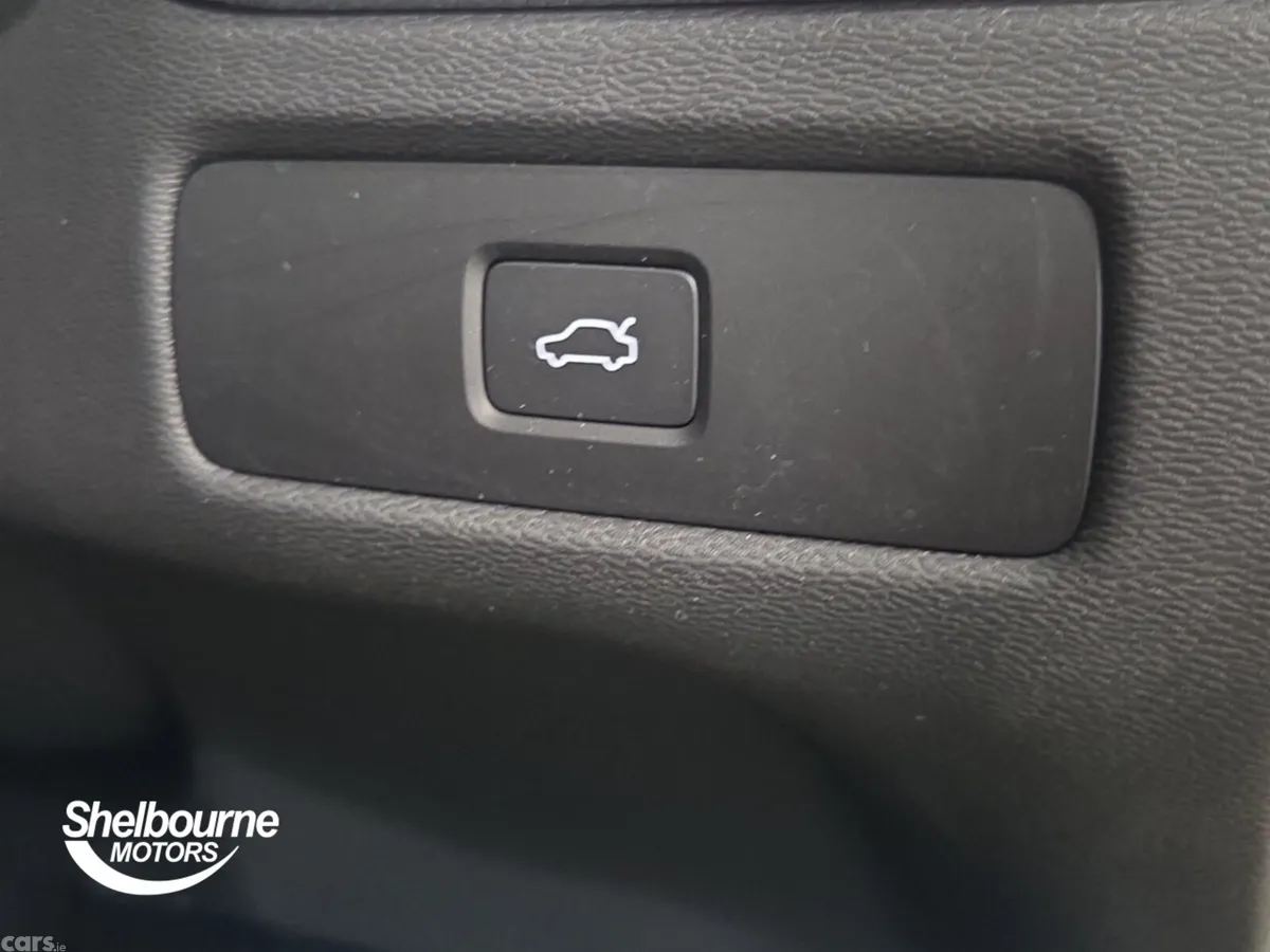 Volvo XC60 Estate, Petrol, 2025, Black