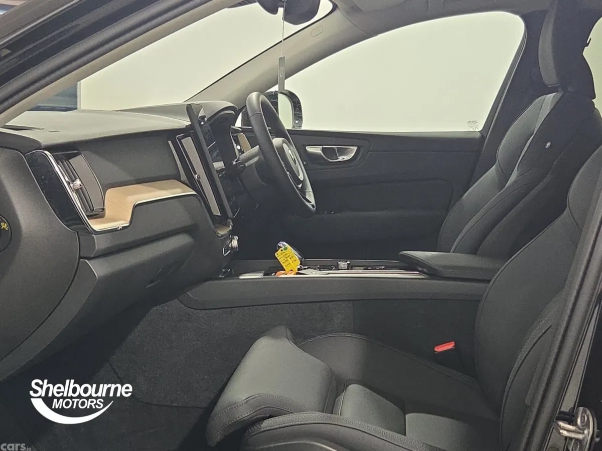 Volvo XC60 Estate, Petrol, 2025, Black