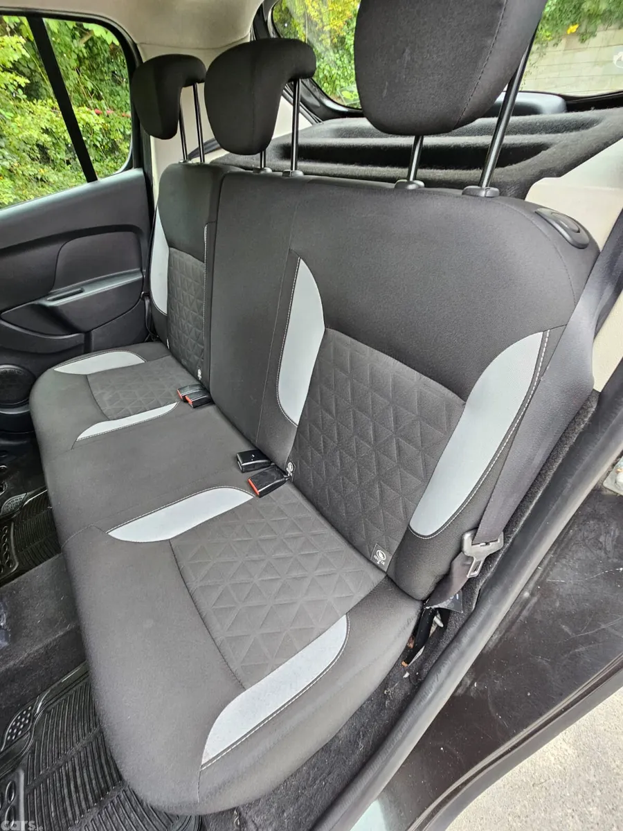 Dacia Sandero Stepway Hatchback, Diesel, 2015, Black