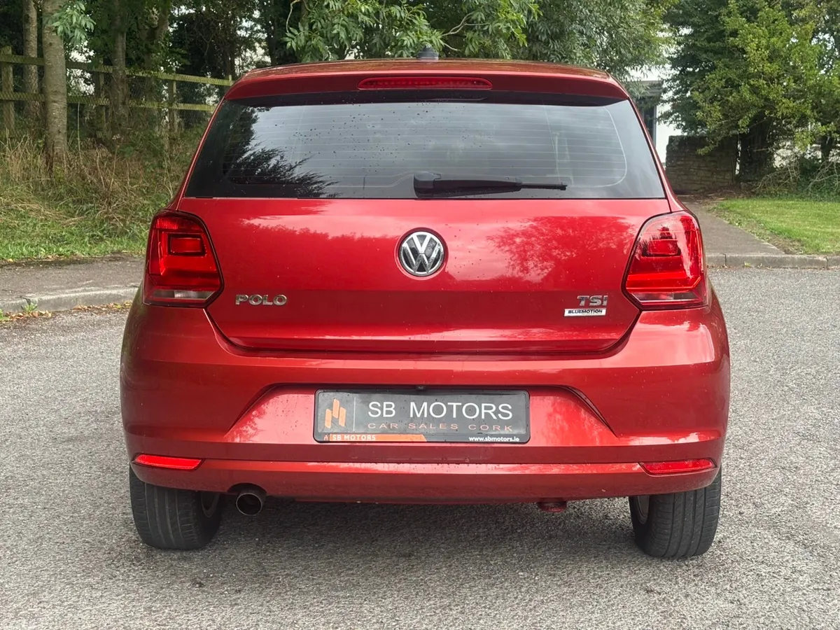 Volkswagen Polo Hatchback, Petrol, 2015, Red