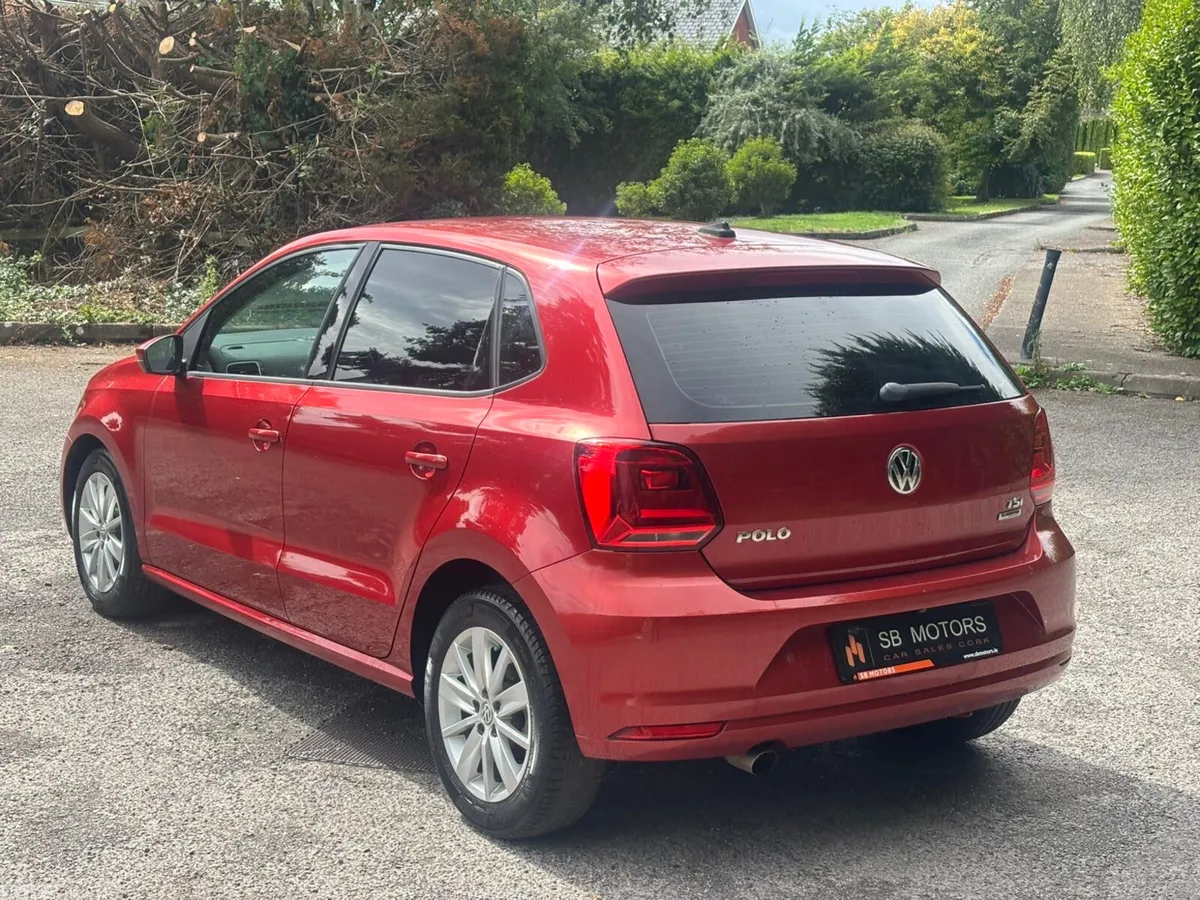 Volkswagen Polo Hatchback, Petrol, 2015, Red