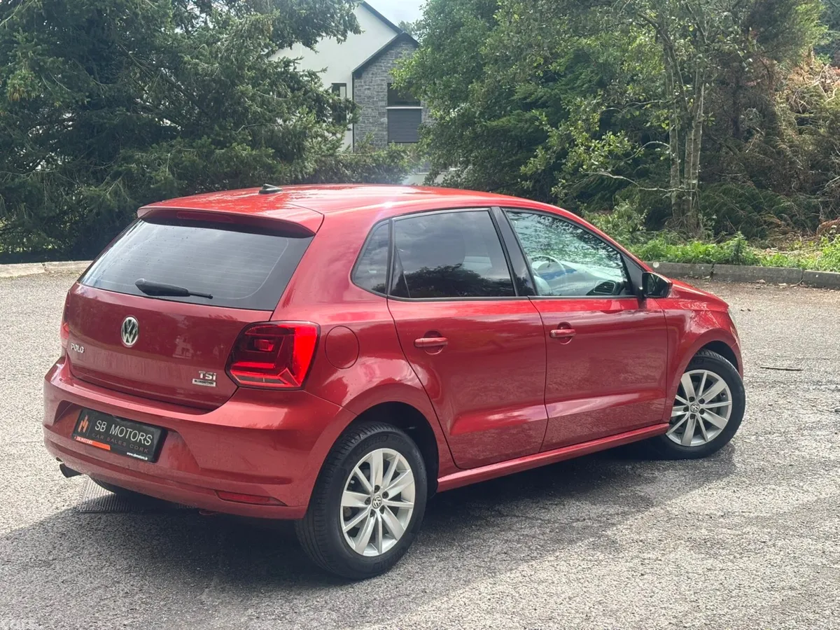 Volkswagen Polo Hatchback, Petrol, 2015, Red