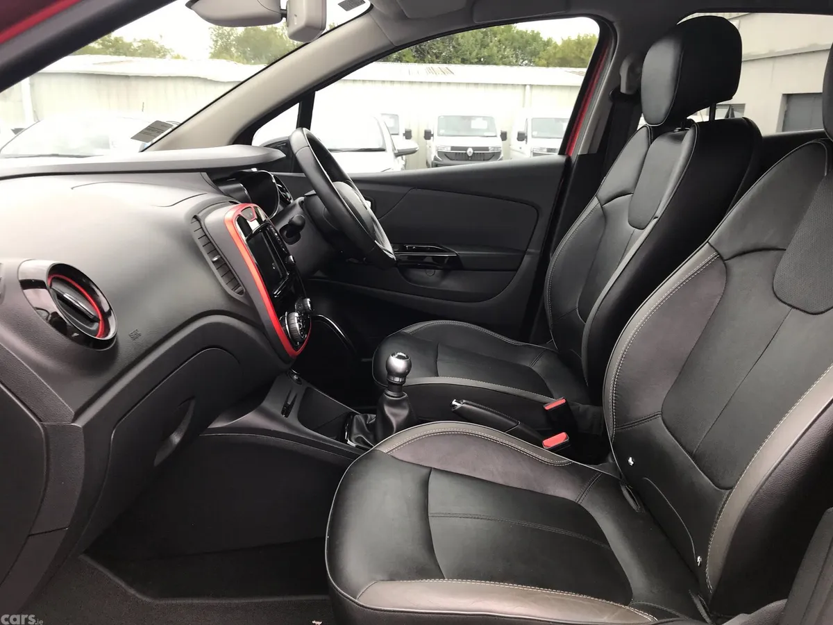 Renault Captur Hatchback, Diesel, 2017, Red