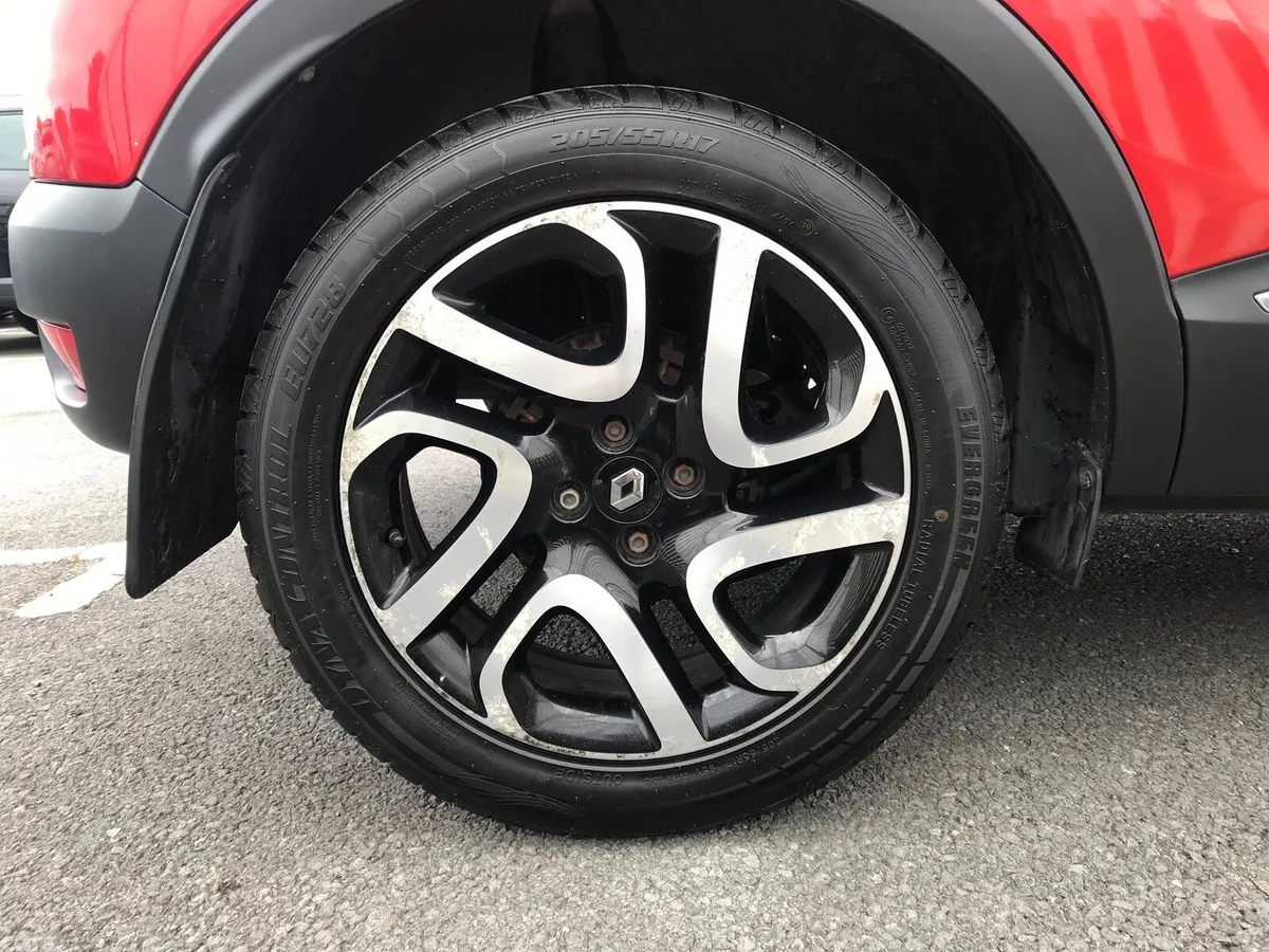 Renault Captur Hatchback, Diesel, 2017, Red