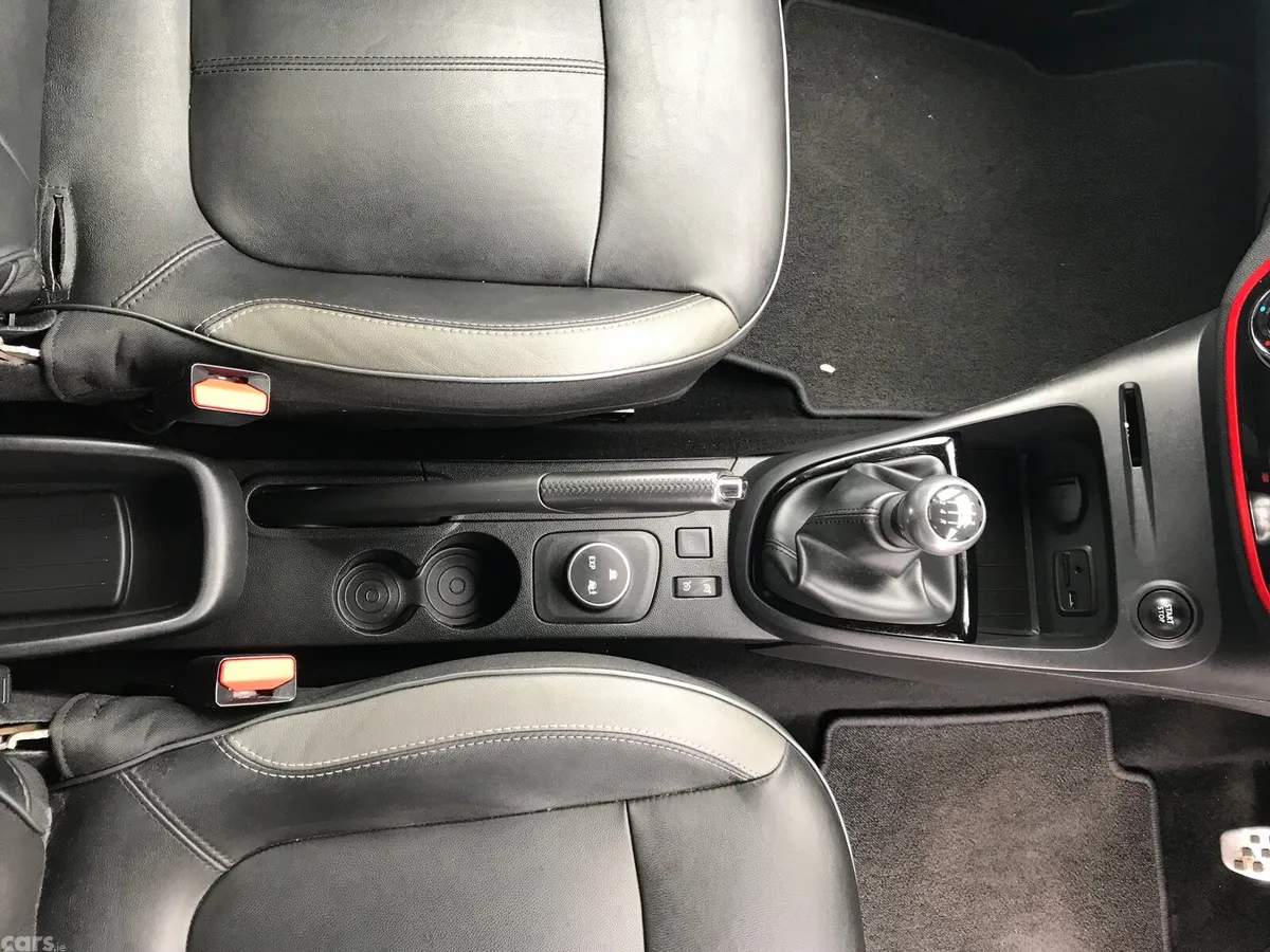 Renault Captur Hatchback, Diesel, 2017, Red