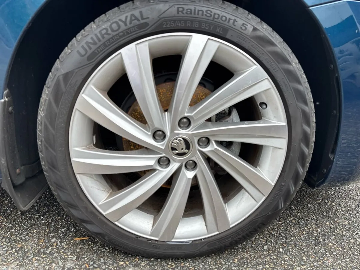 Skoda Octavia Saloon, Diesel, 2024, Blue