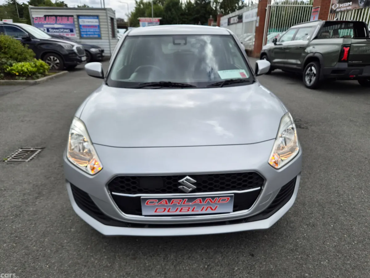 Suzuki Swift Hatchback, Petrol, 2019, Silver