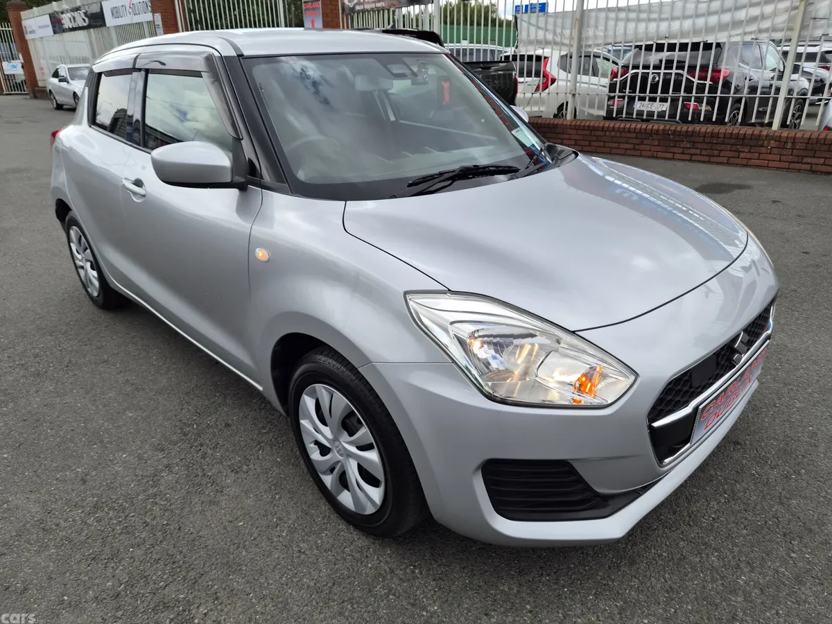 Suzuki Swift Hatchback, Petrol, 2019, Silver