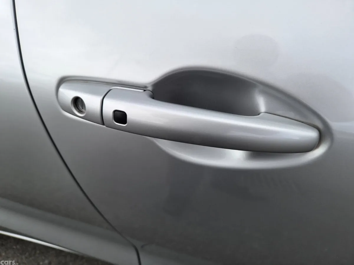 Suzuki Swift Hatchback, Petrol, 2019, Silver