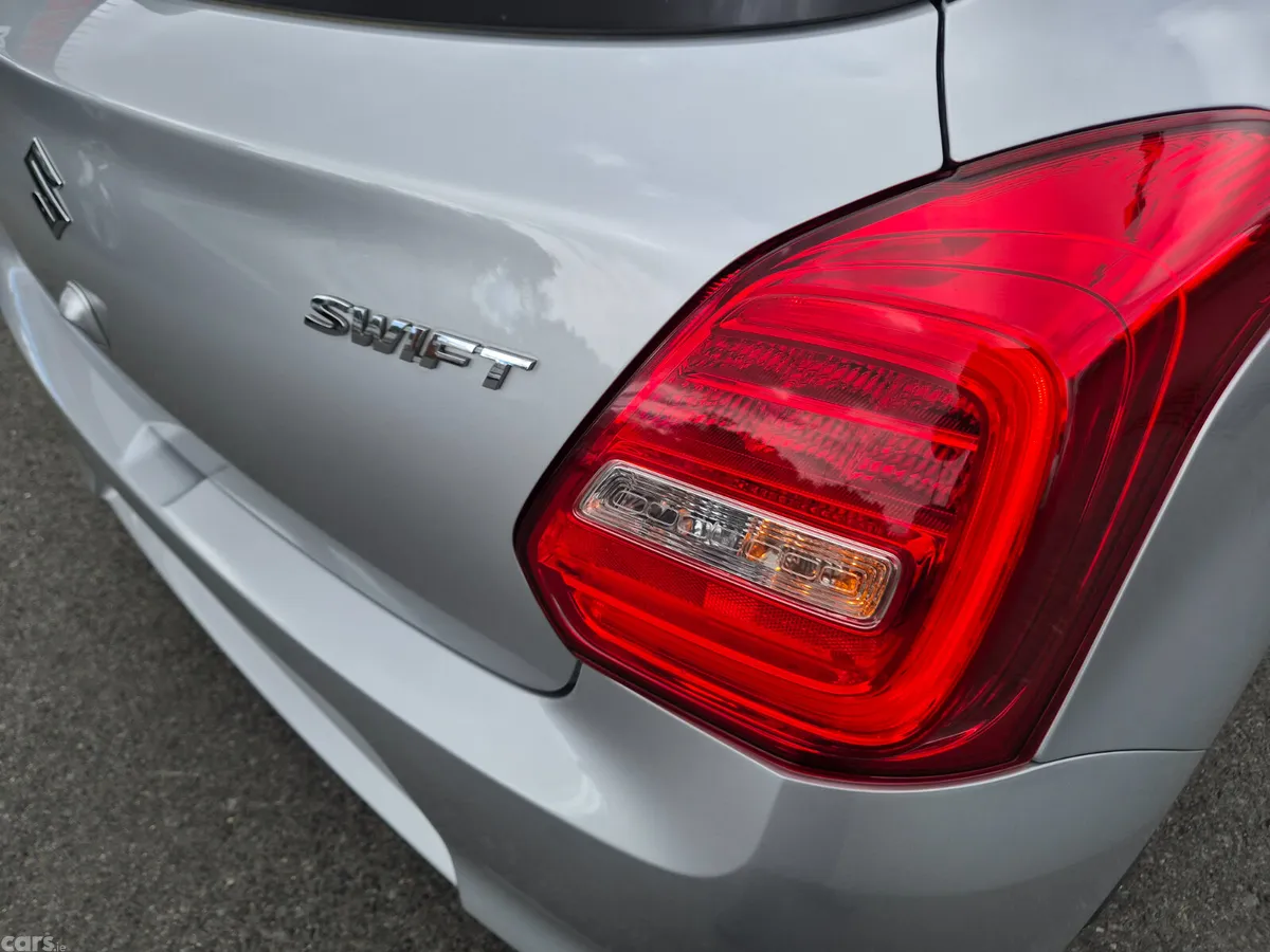Suzuki Swift Hatchback, Petrol, 2019, Silver