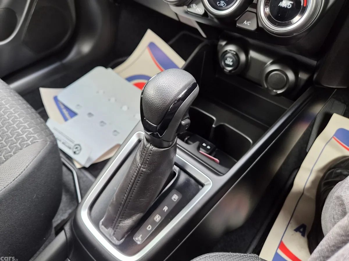 Suzuki Swift Hatchback, Petrol, 2019, Silver
