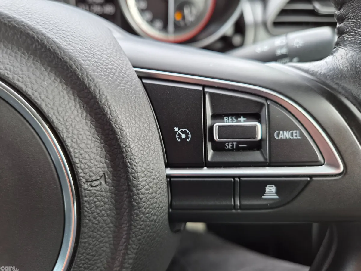 Suzuki Swift Hatchback, Petrol, 2019, Silver