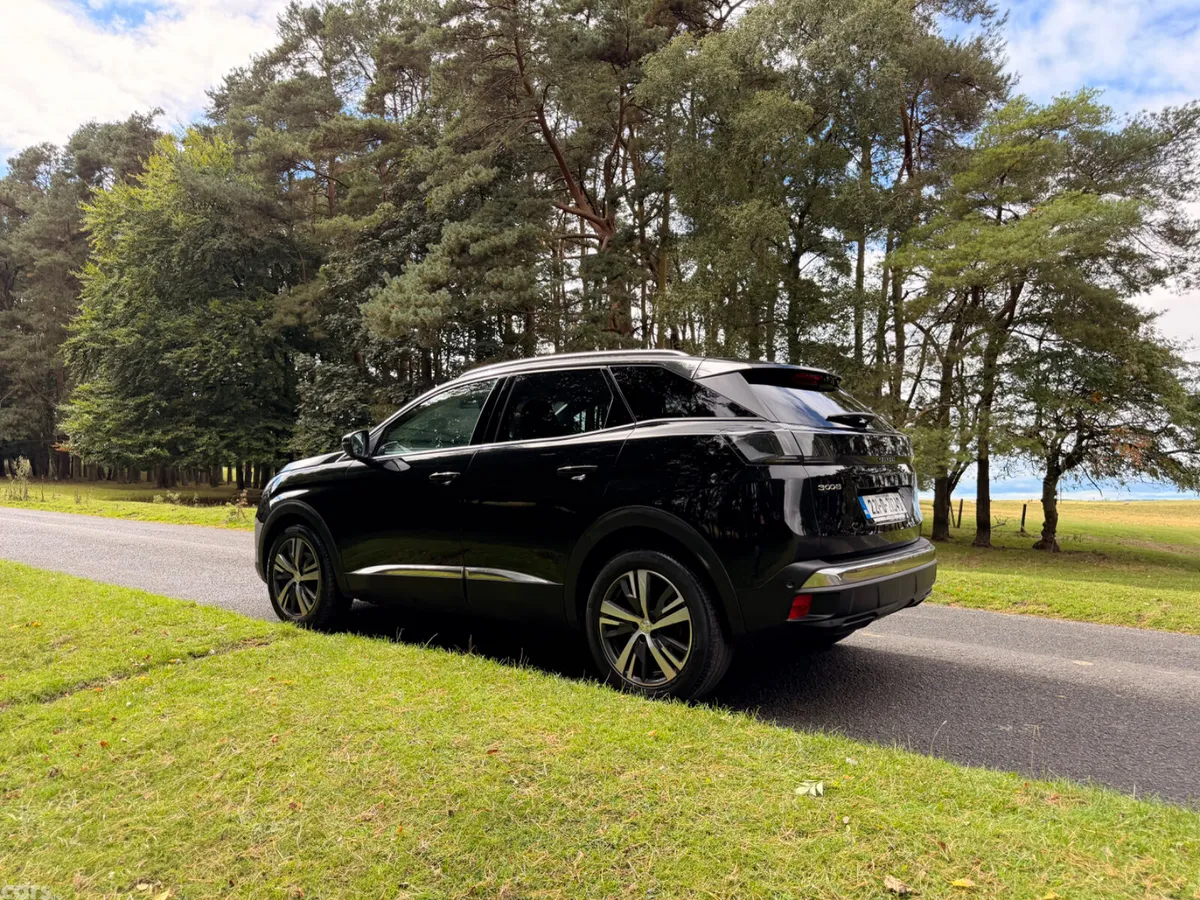 Peugeot 3008 MPV, Petrol, 2022, Black