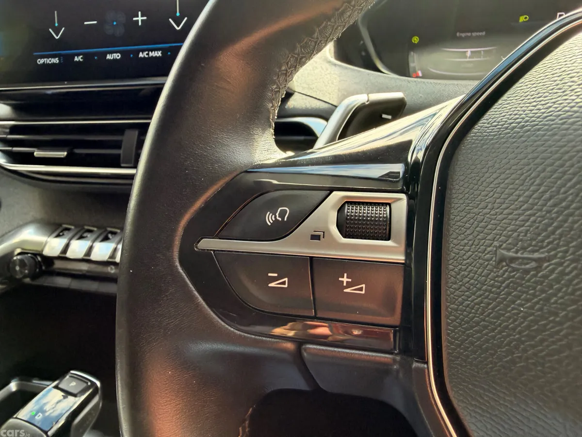 Peugeot 3008 MPV, Petrol, 2022, Black