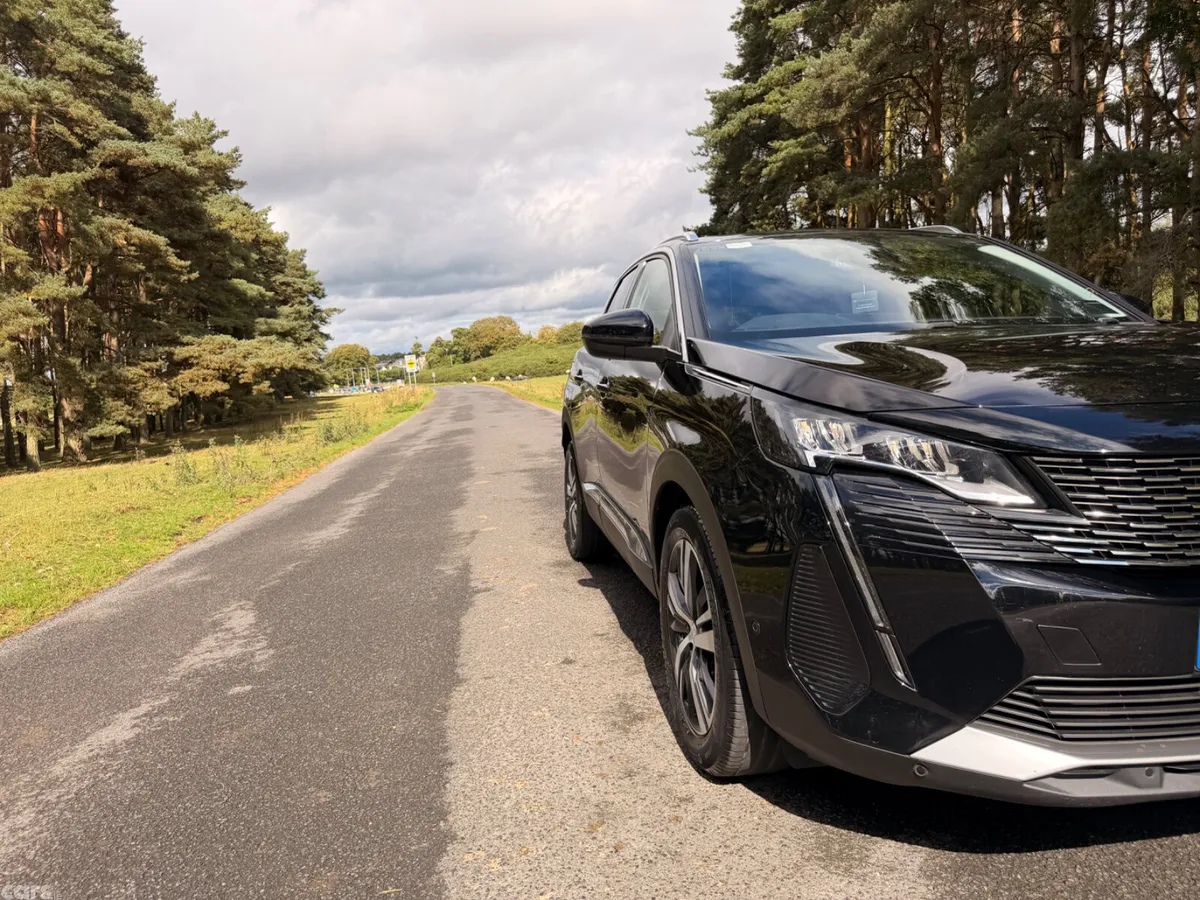 Peugeot 3008 MPV, Petrol, 2022, Black