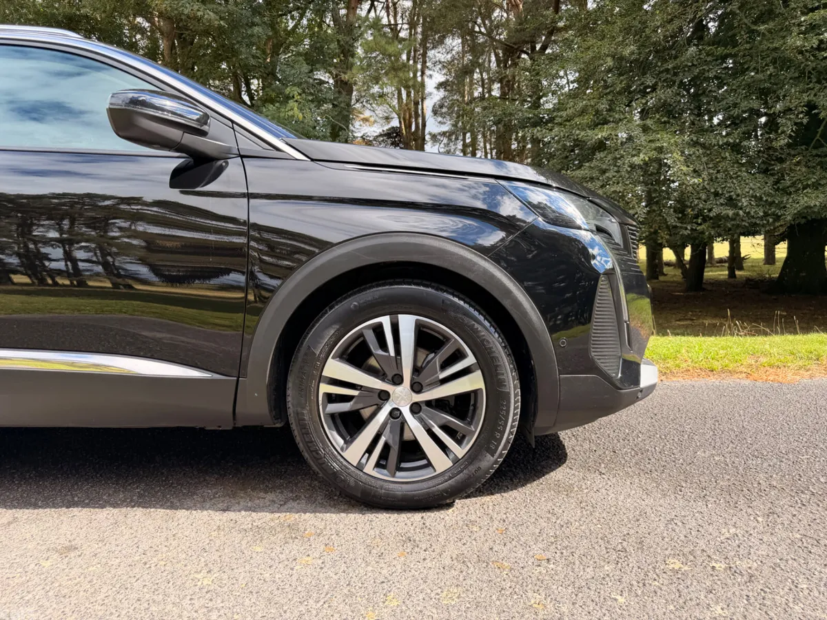 Peugeot 3008 MPV, Petrol, 2022, Black