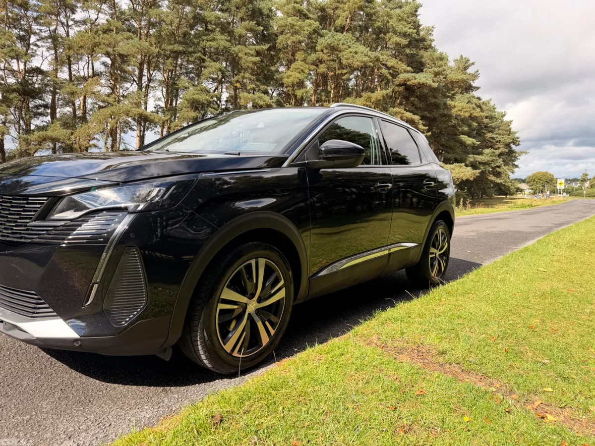Peugeot 3008 MPV, Petrol, 2022, Black