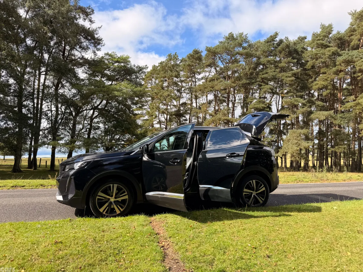 Peugeot 3008 MPV, Petrol, 2022, Black