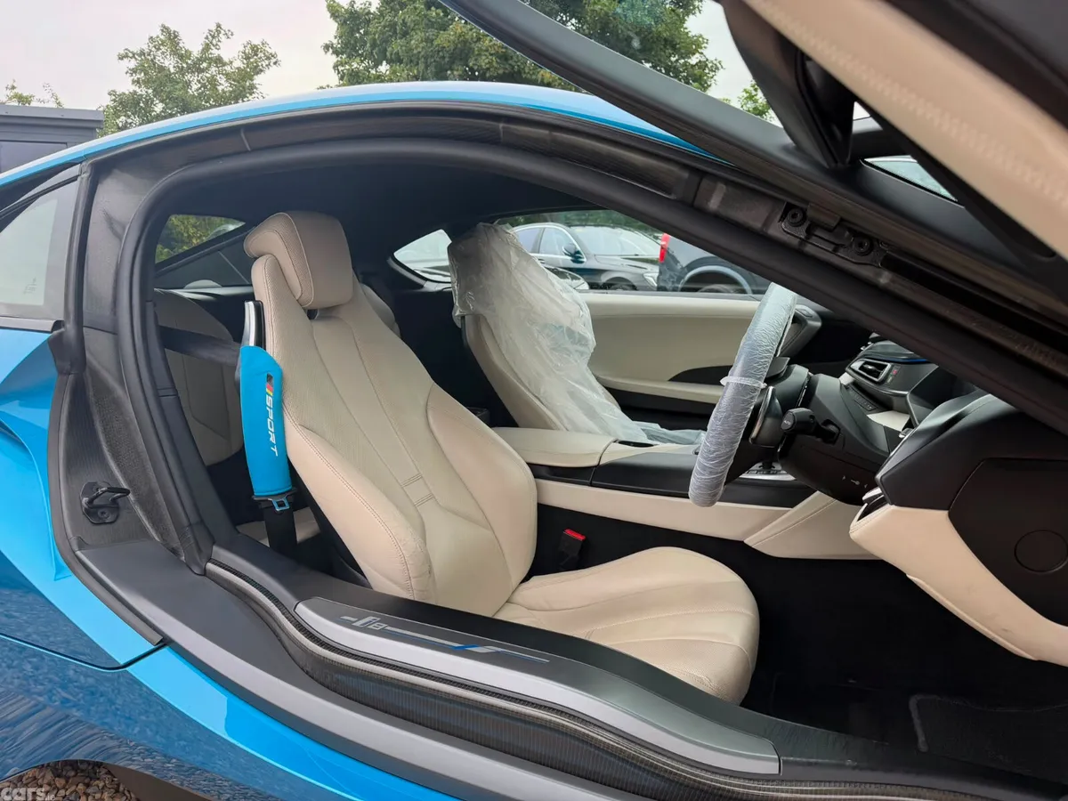 BMW i8 Coupe, Petrol Plug-in Hybrid, 2017, Blue