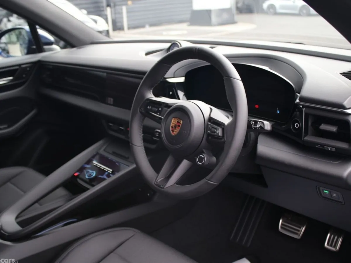 Porsche Macan SUV, Electric, 2026, Blue