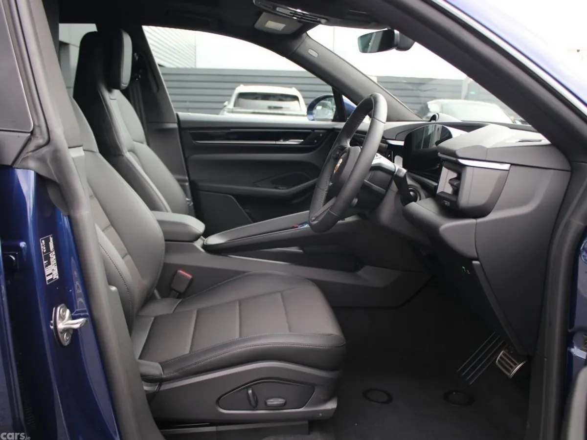 Porsche Macan SUV, Electric, 2026, Blue