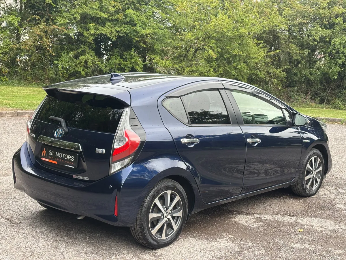 Toyota Aqua Hatchback, Petrol Hybrid, 2019, Blue