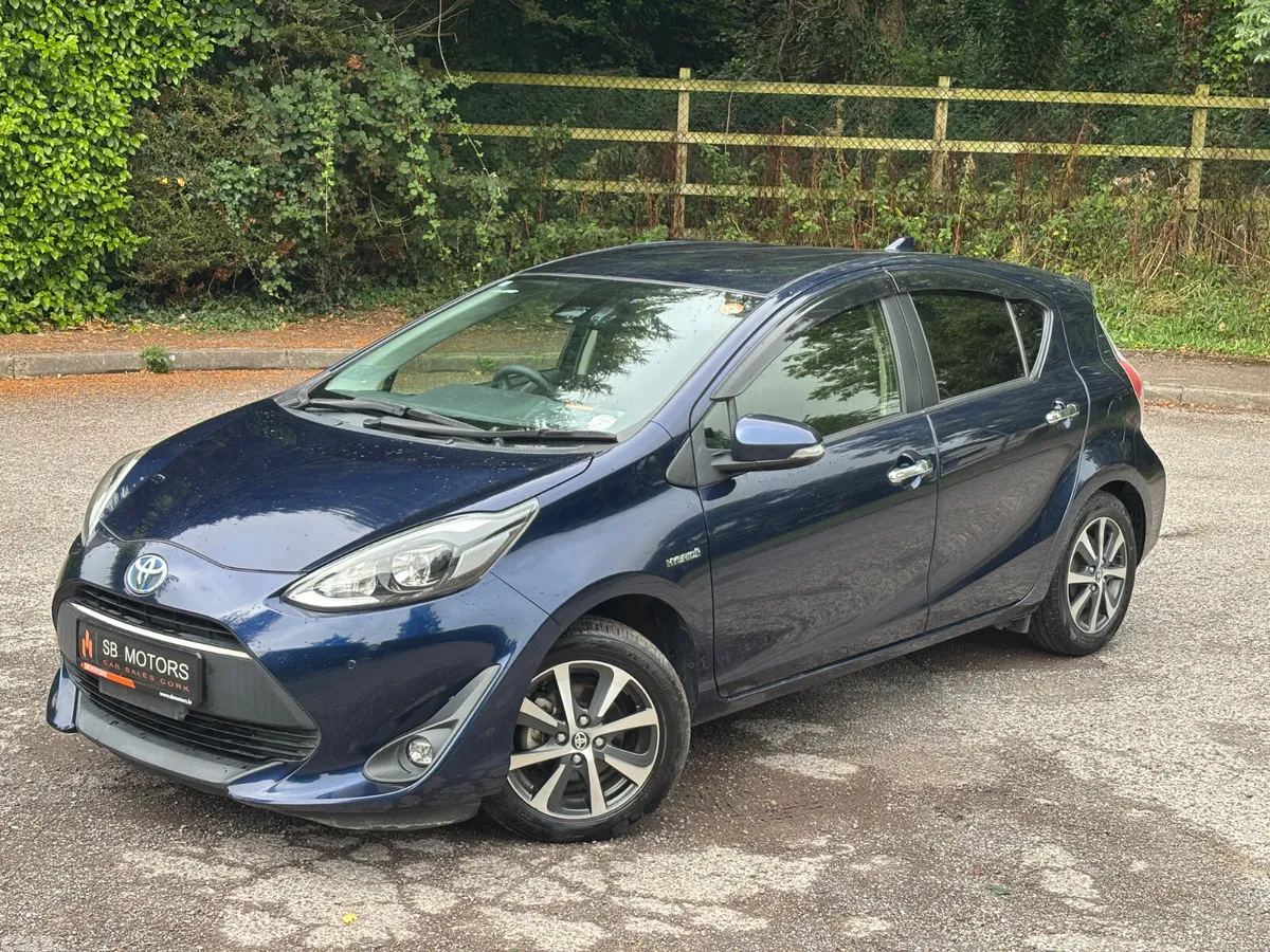 Toyota Aqua Hatchback, Petrol Hybrid, 2019, Blue