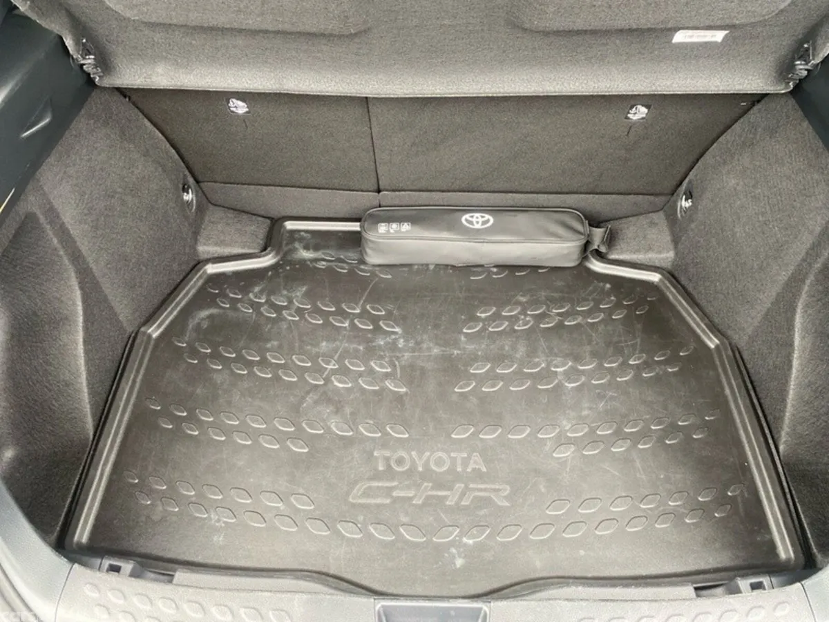 Toyota C-HR SUV, Petrol Hybrid, 2023, Grey