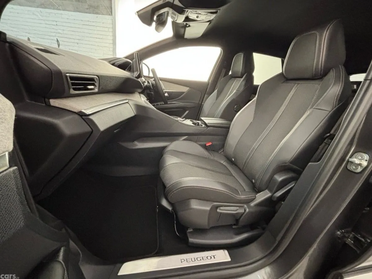 Peugeot 3008 MPV, Diesel, 2024, Grey