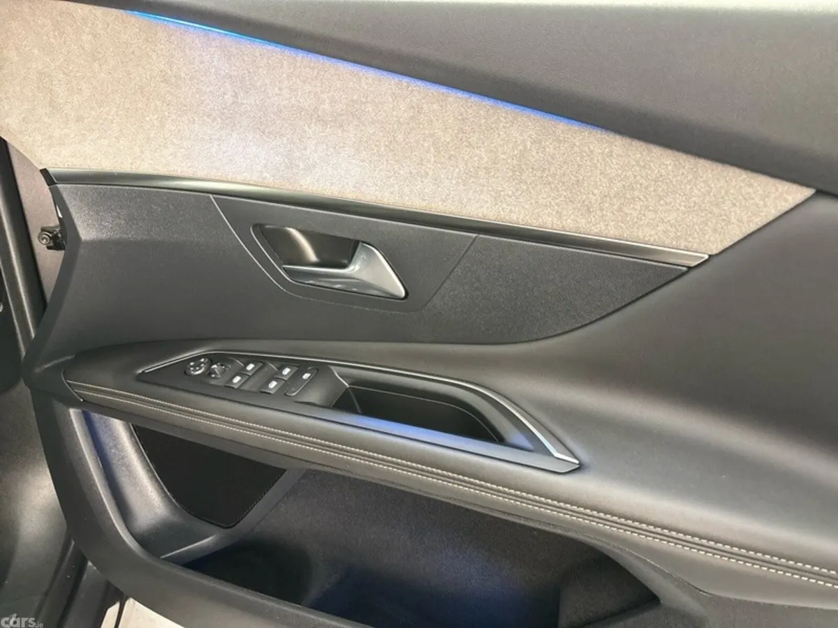 Peugeot 3008 MPV, Diesel, 2024, Grey