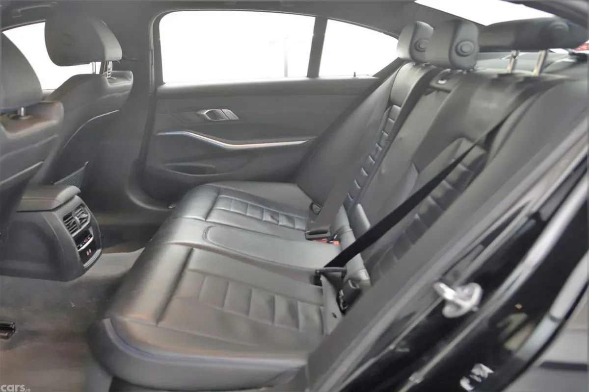 BMW 3-Series Saloon, Petrol Plug-in Hybrid, 2022, Black