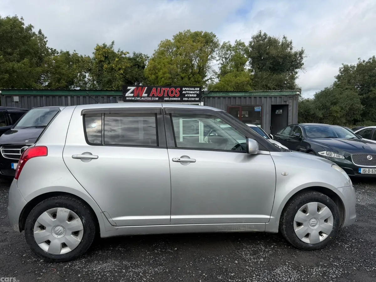 Suzuki Swift Hatchback, Petrol, 2009, White