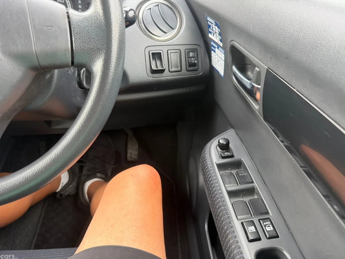 Suzuki Swift Hatchback, Petrol, 2009, White