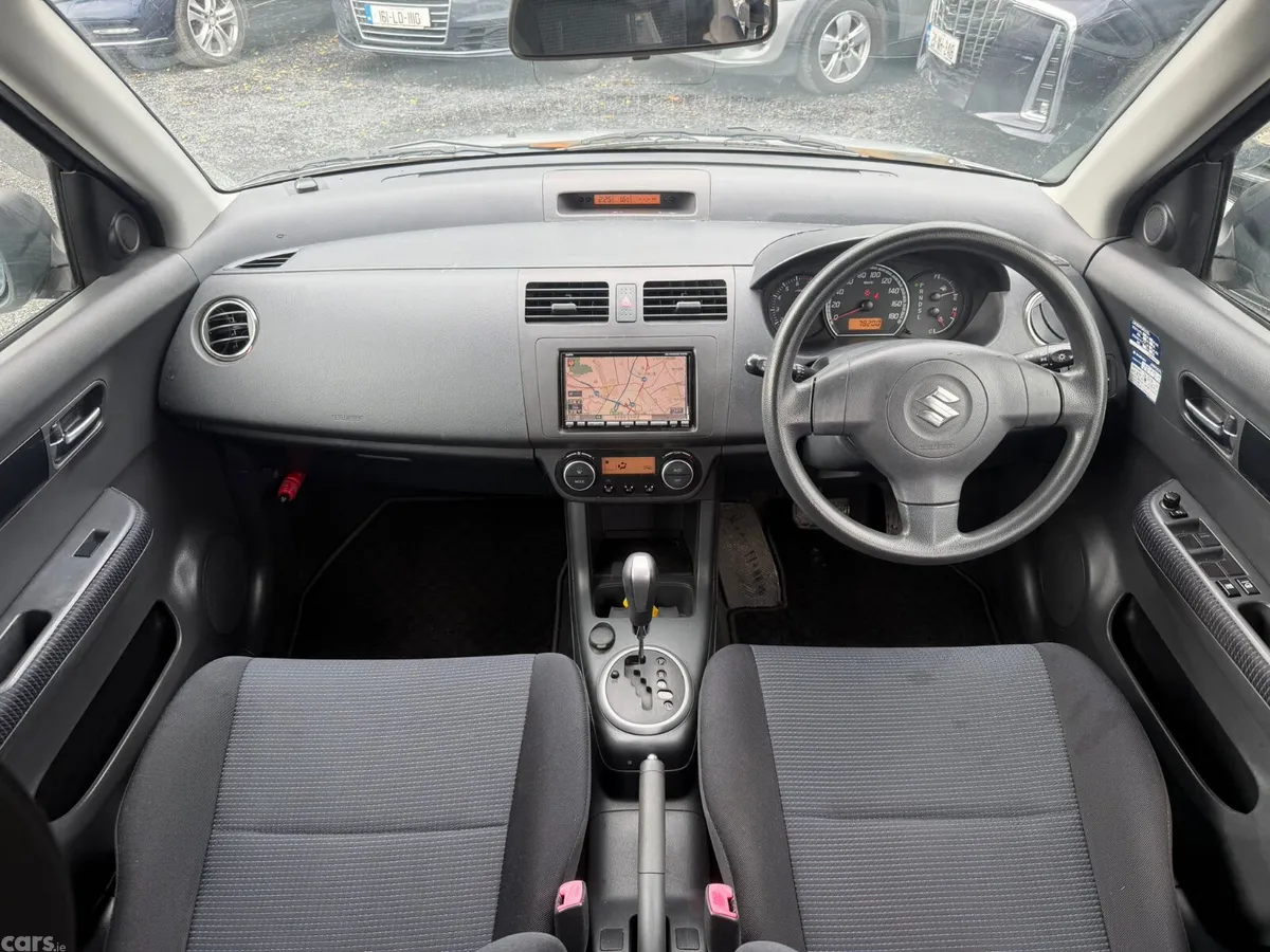 Suzuki Swift Hatchback, Petrol, 2009, White