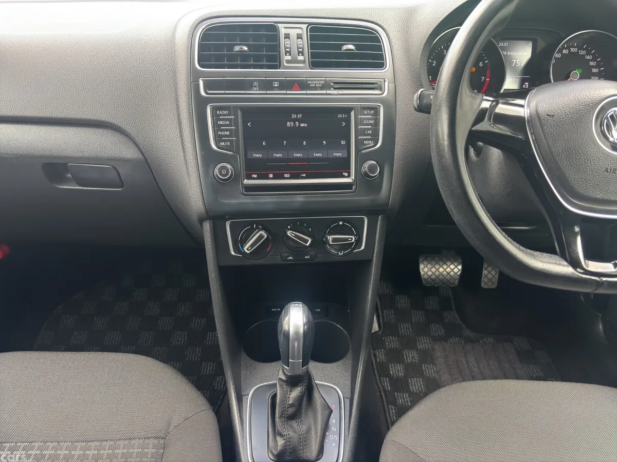 Volkswagen Polo Hatchback, Petrol, 2015, White