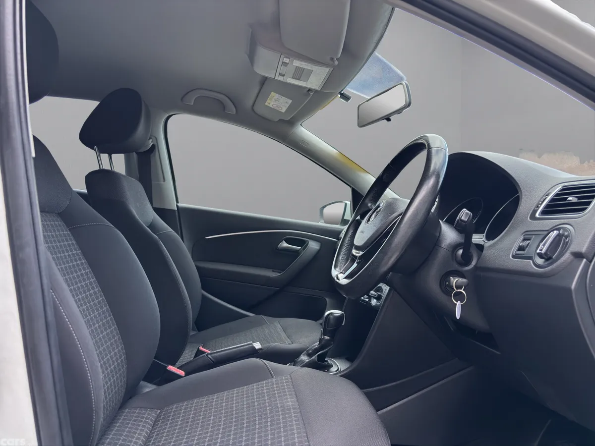 Volkswagen Polo Hatchback, Petrol, 2015, White