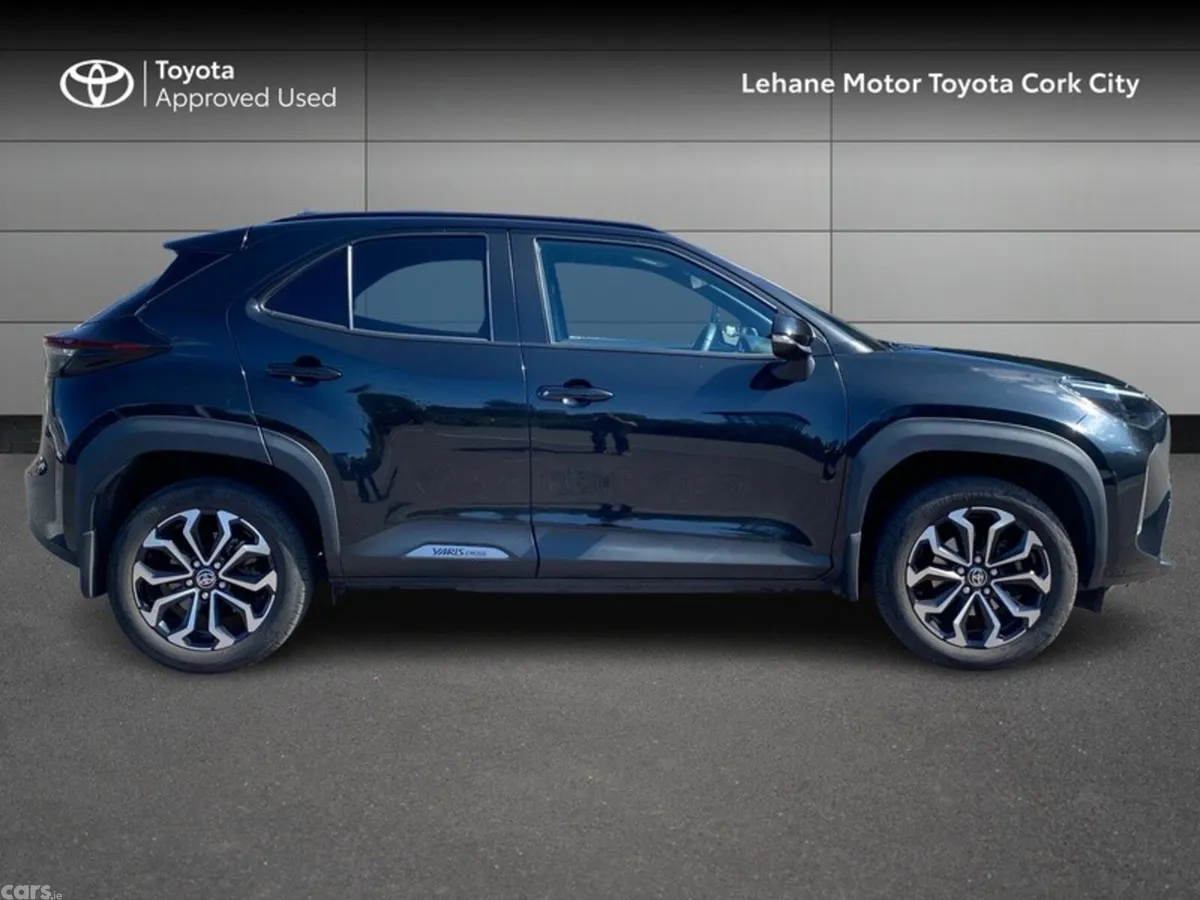 Toyota Yaris Cross Hatchback, Petrol Hybrid, 2024, Black