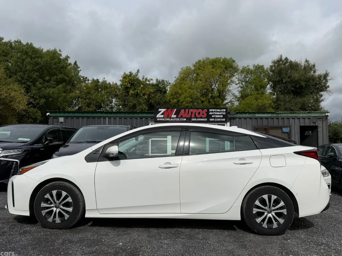 Toyota Prius Saloon, Petrol Hybrid, 2021, White