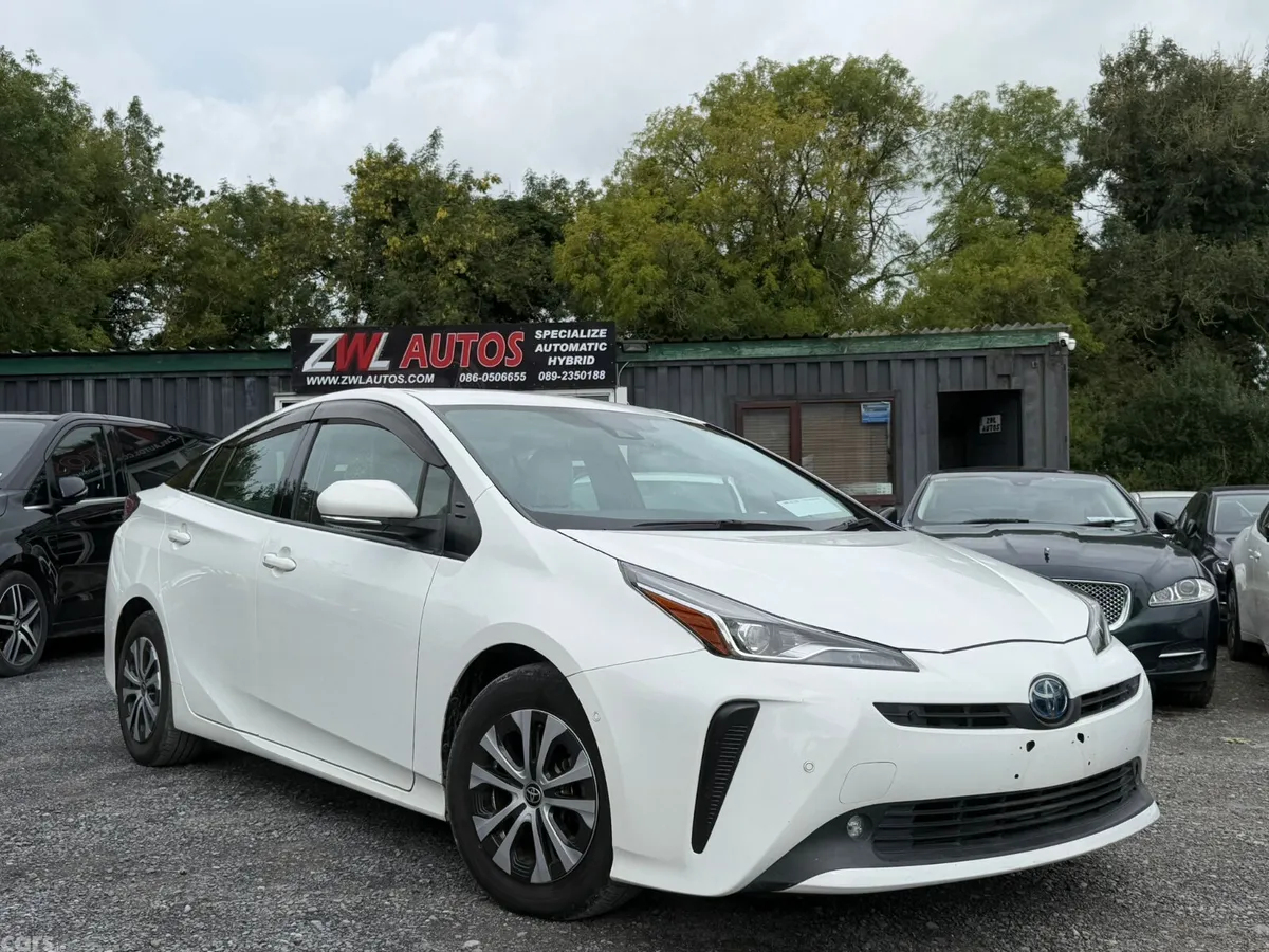 Toyota Prius Saloon, Petrol Hybrid, 2021, White
