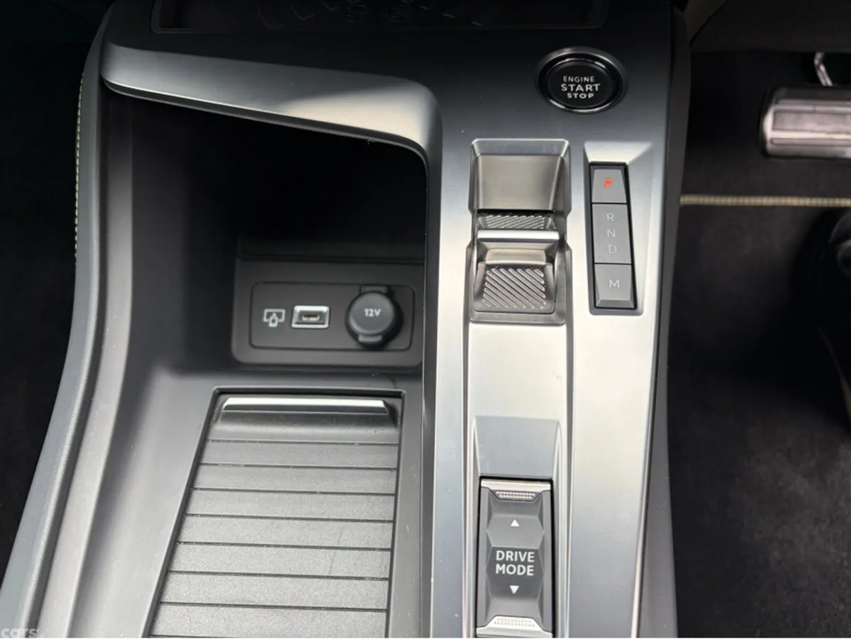 Peugeot 408 Hatchback, Petrol, 2024, Blue