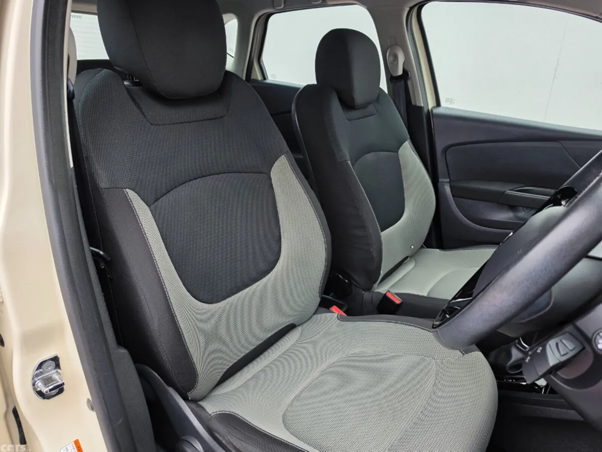 Renault Captur Hatchback, Petrol, 2017, Beige