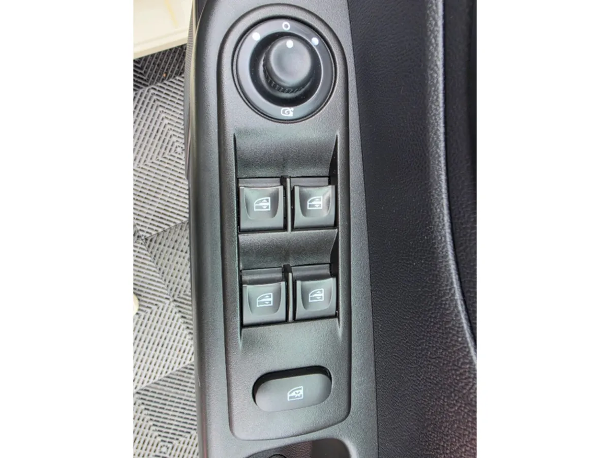 Renault Captur Hatchback, Petrol, 2017, Beige