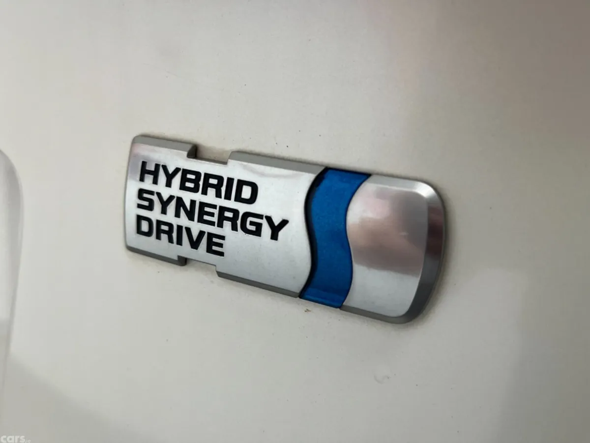 Toyota C-HR SUV, Petrol Hybrid, 2019, White