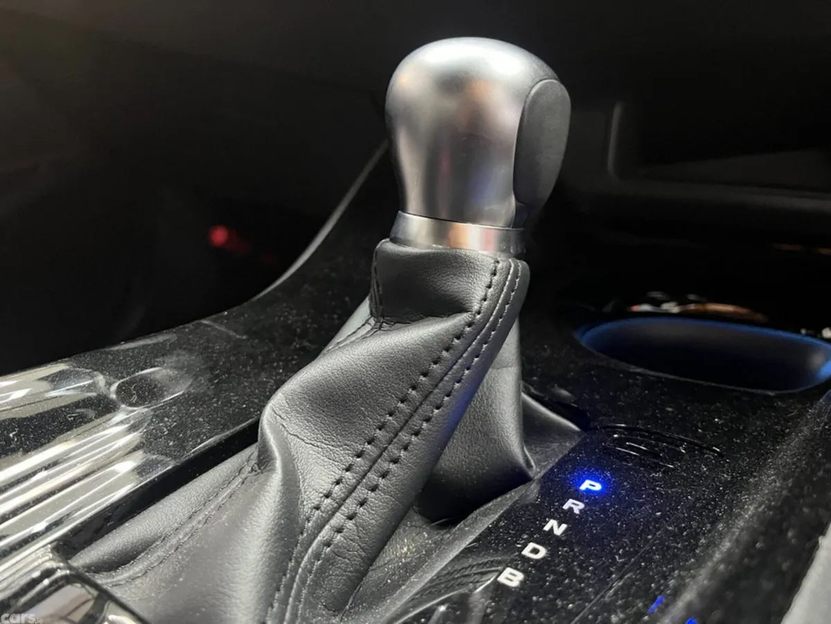Toyota C-HR SUV, Petrol Hybrid, 2019, White