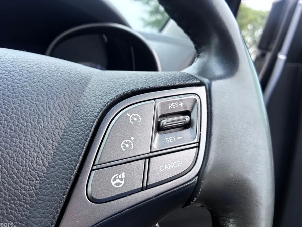 Hyundai Santa Fe SUV, Diesel, 2015, Silver
