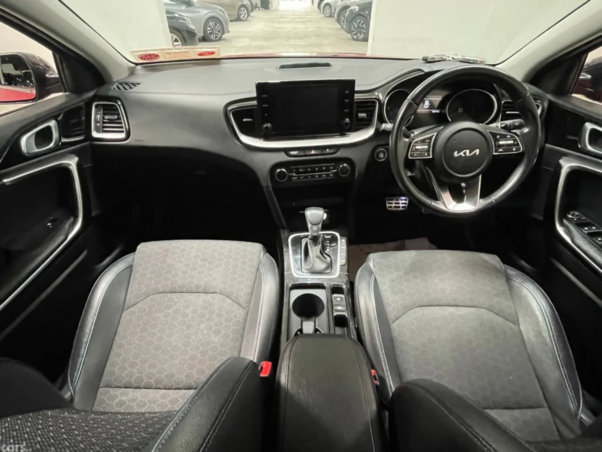 Kia XCeed Hatchback, Petrol Plug-in Hybrid, 2023, Red