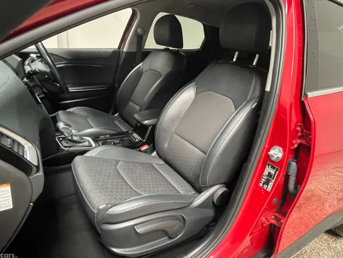 Kia XCeed Hatchback, Petrol Plug-in Hybrid, 2023, Red