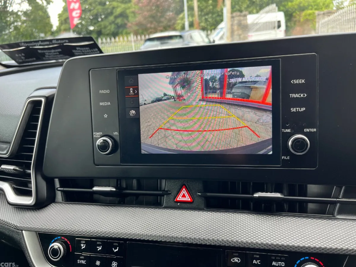 Kia Sportage MPV, Diesel, 2023, White