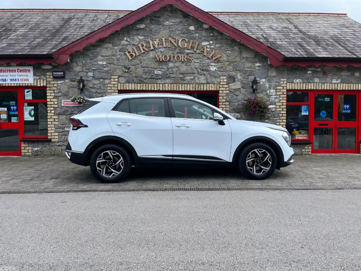 Kia Sportage MPV, Diesel, 2023, White